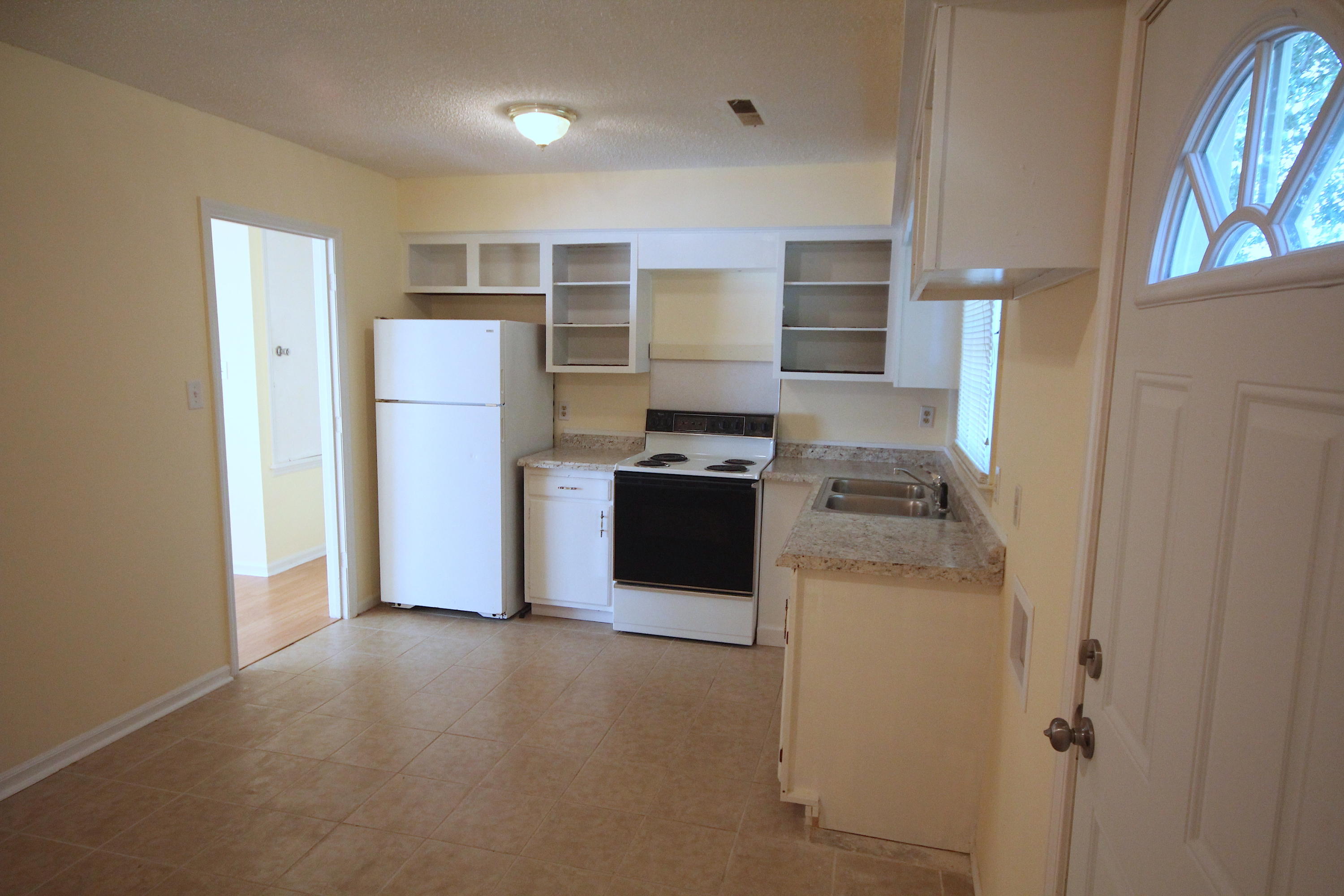 7665 Chippendale Road North Charleston, SC 29420 - Photo 8 of 13 KitchenB