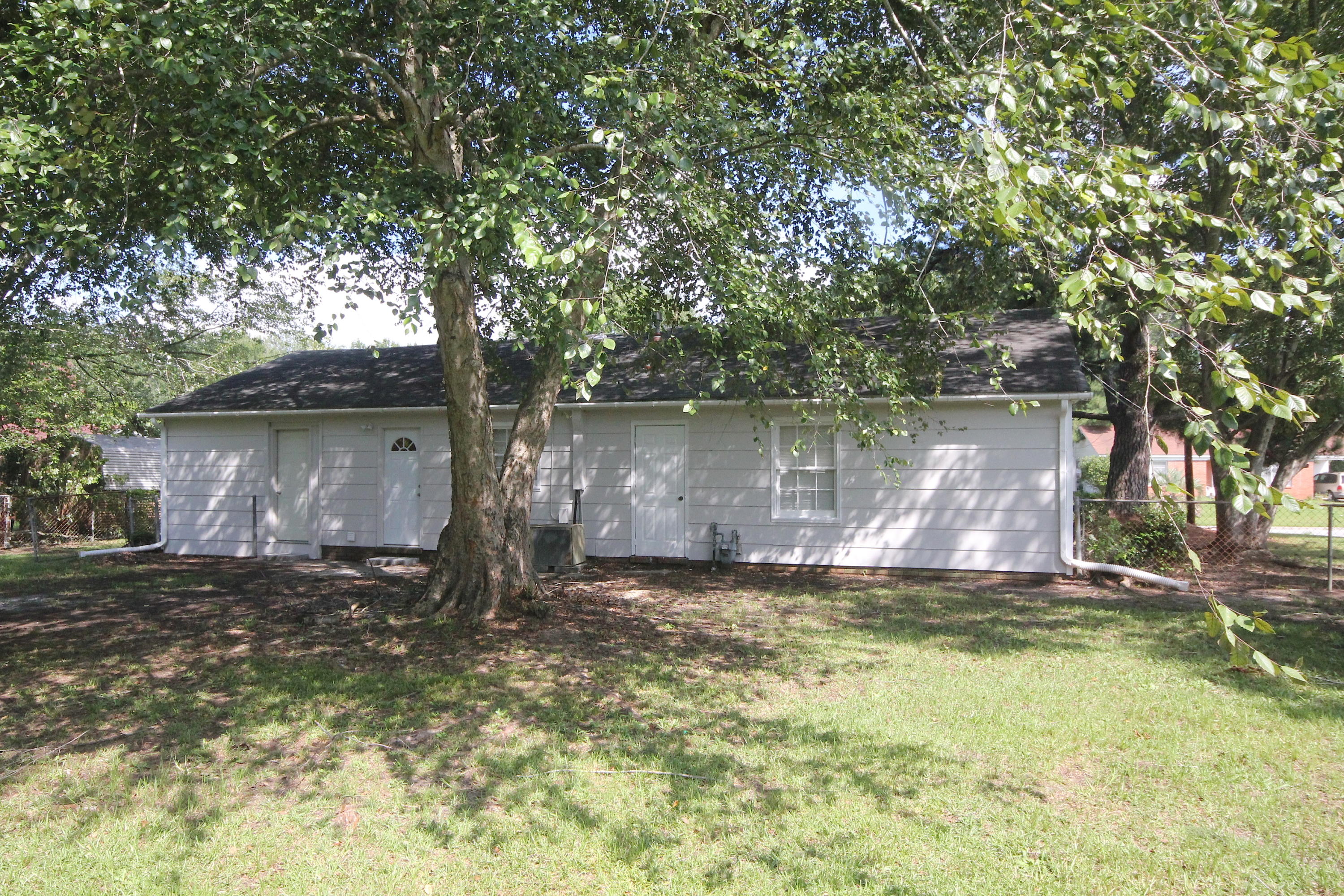 7665 Chippendale Road North Charleston, SC 29420 - Photo 9 of 13 RearB