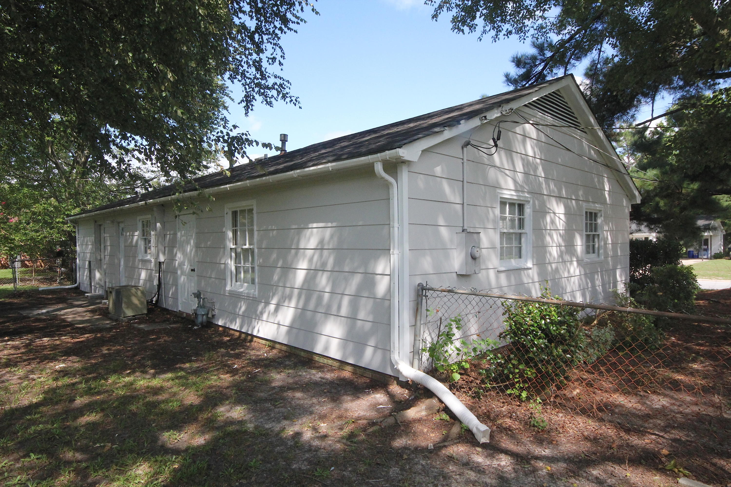 7665 Chippendale Road North Charleston, SC 29420 - Photo 10 of 13 Side