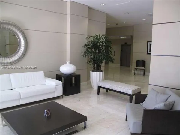 $3,000 | 19380 Collins Avenue, Unit 427, Sunny Isles Beach, FL 33160