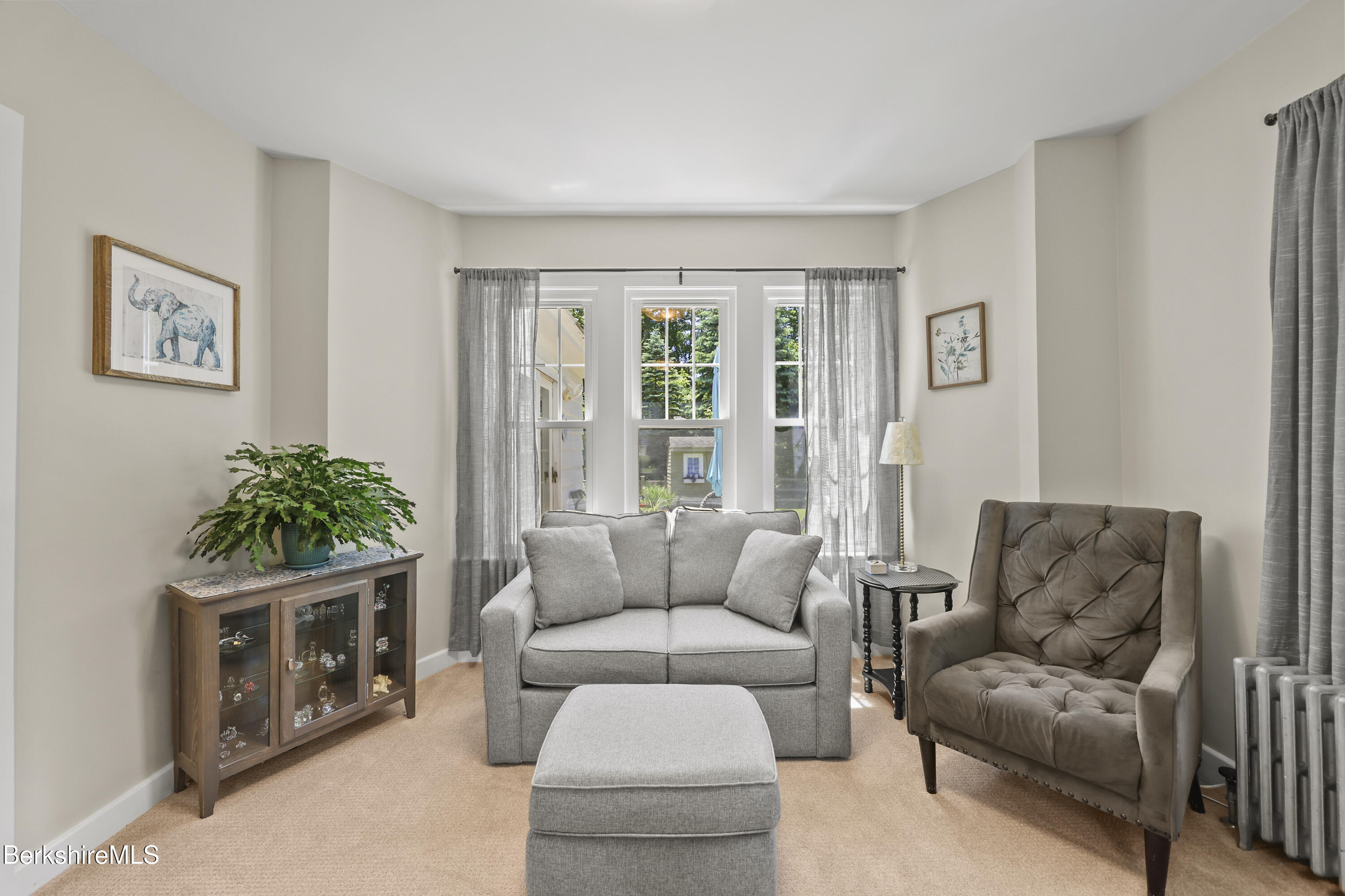 61 Harding Street Pittsfield, MA 01201 - Photo 12 of 48 60 Living Room