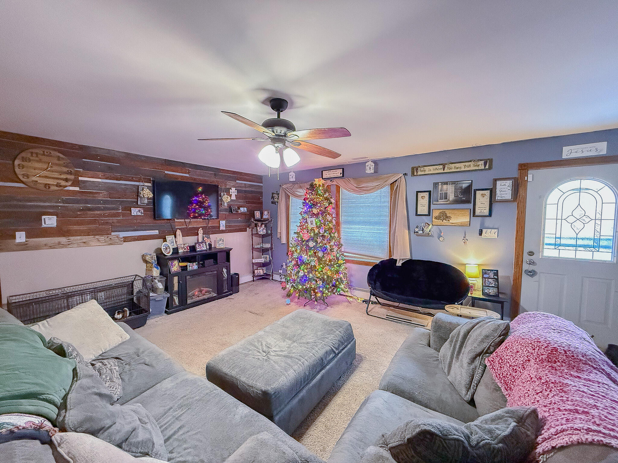 1159 Bangor Road Ellsworth, ME 04605 - Photo 10 of 28 Living room