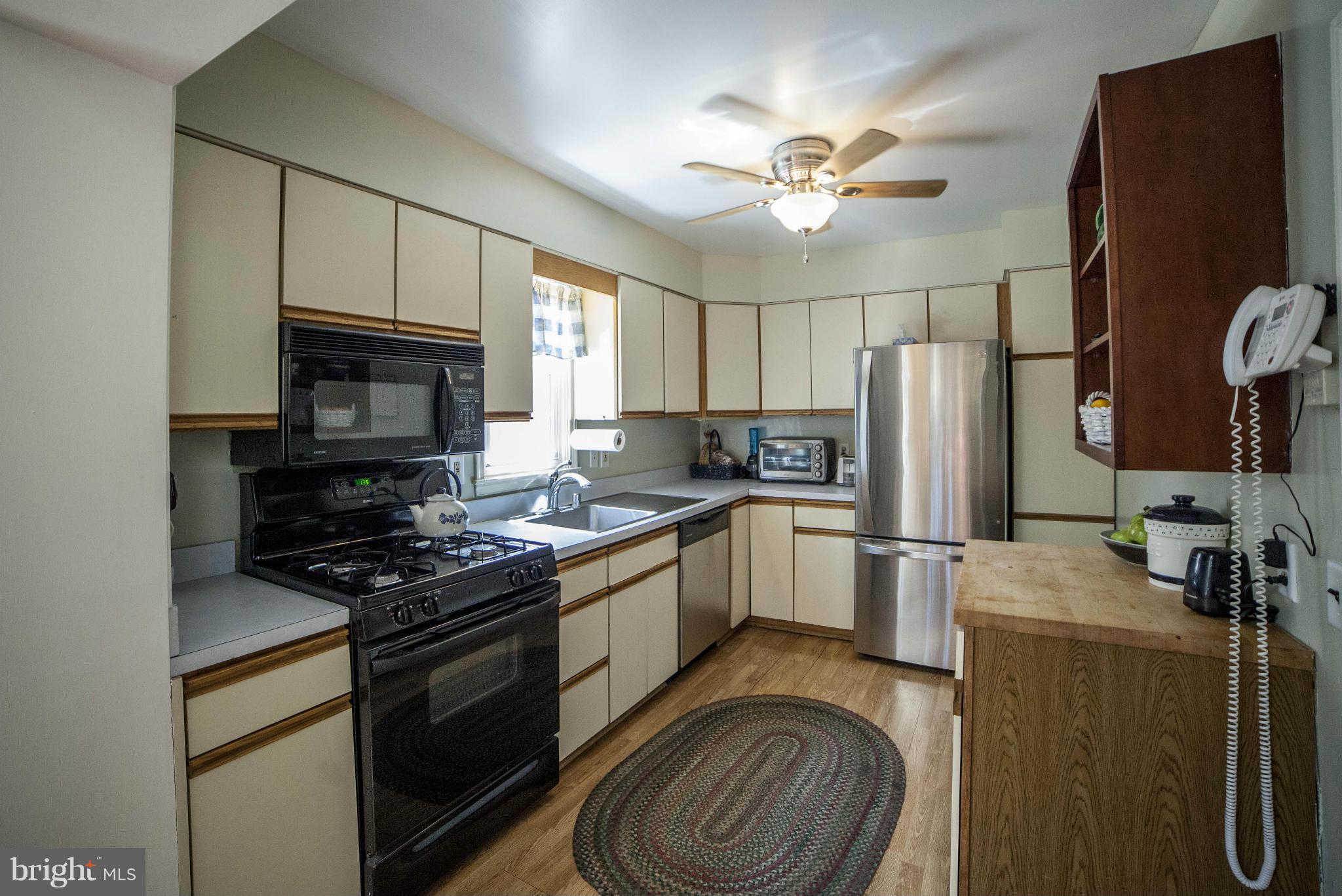 407 Gralan Road Catonsville, MD 21228 - Photo 3 of 30 Kitchen