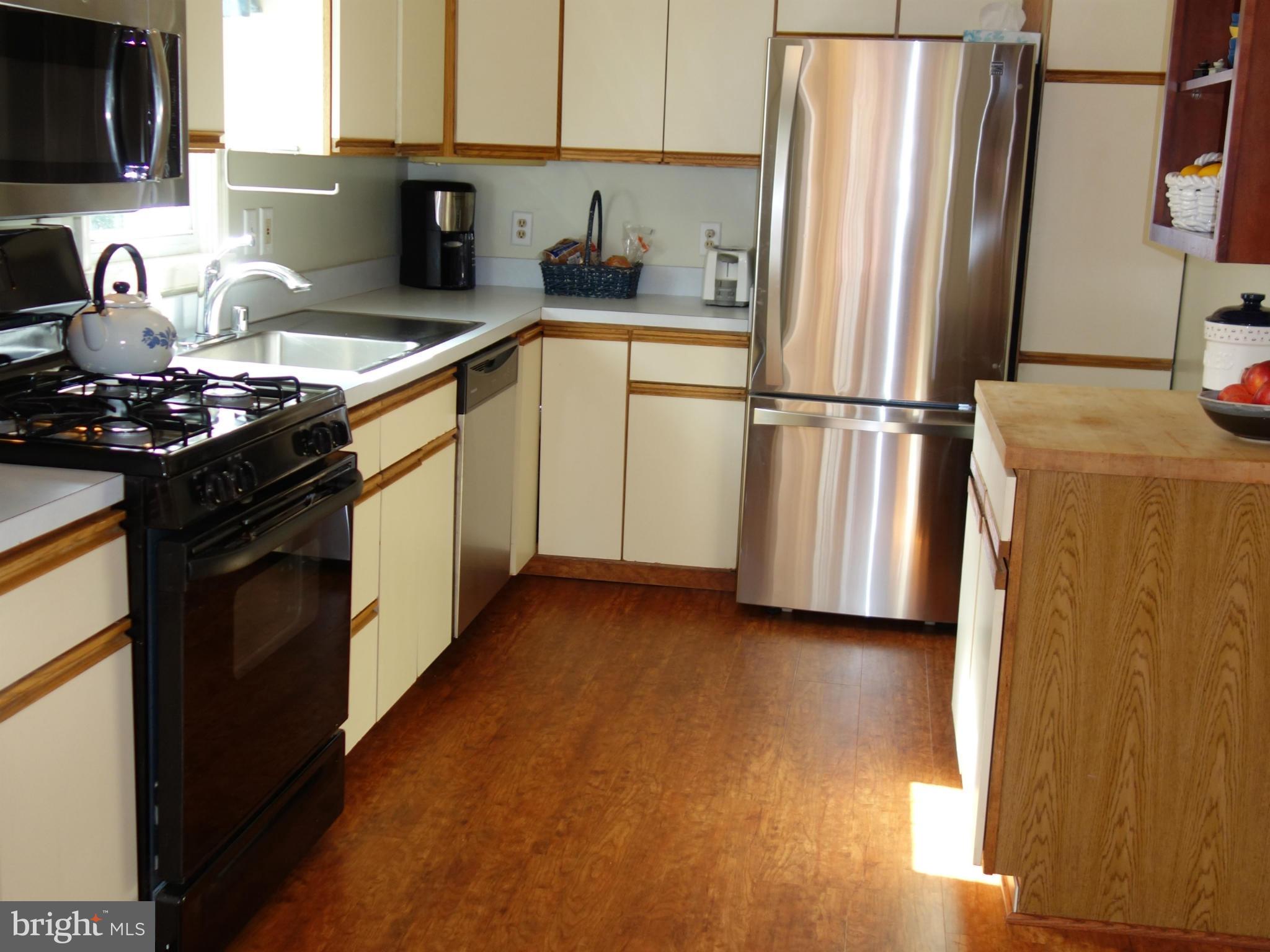 407 Gralan Road Catonsville, MD 21228 - Photo 4 of 30 Kitchen with new flooring