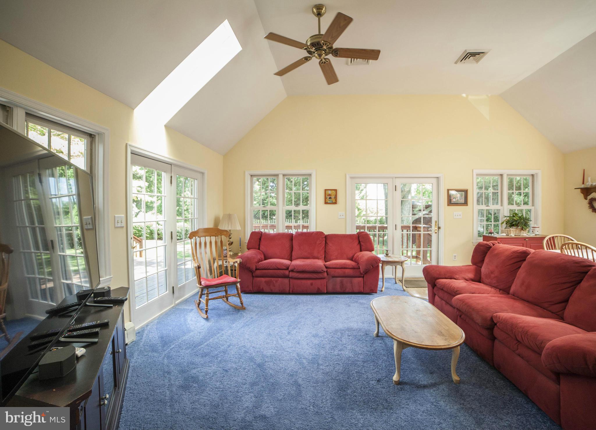407 Gralan Road Catonsville, MD 21228 - Photo 7 of 30 1ST FLOOR FAMILY ROOM