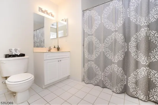 $3,600 | 121 Courter Road, Unit 82, Franklin Lakes, NJ 07417