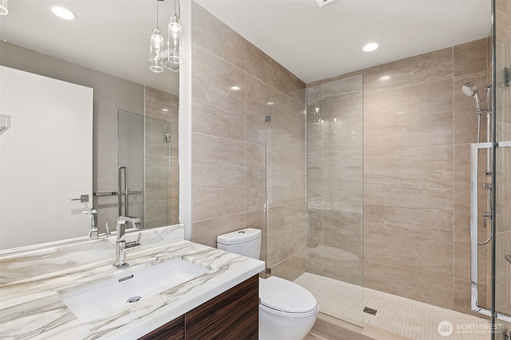 588 Bell Street, Unit 606S Seattle, WA 98121 - Photo 17 of 32