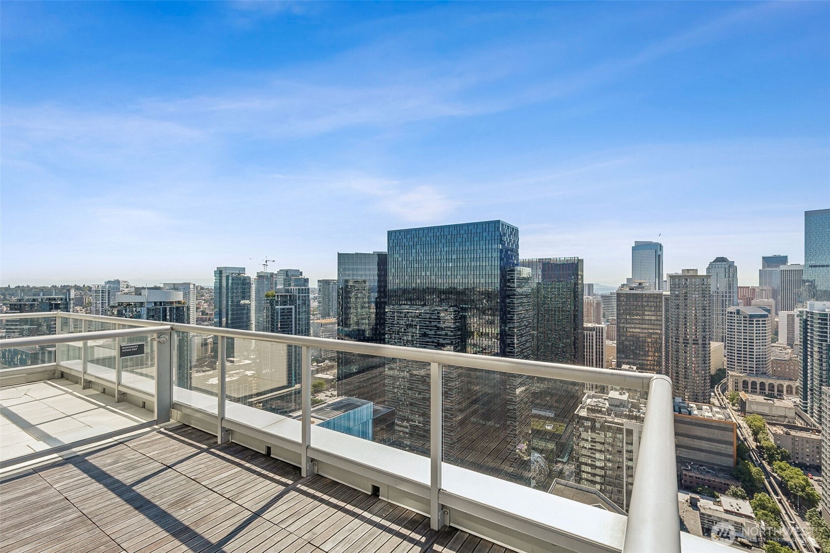 588 Bell Street, Unit 606S Seattle, WA 98121 - Photo 25 of 32