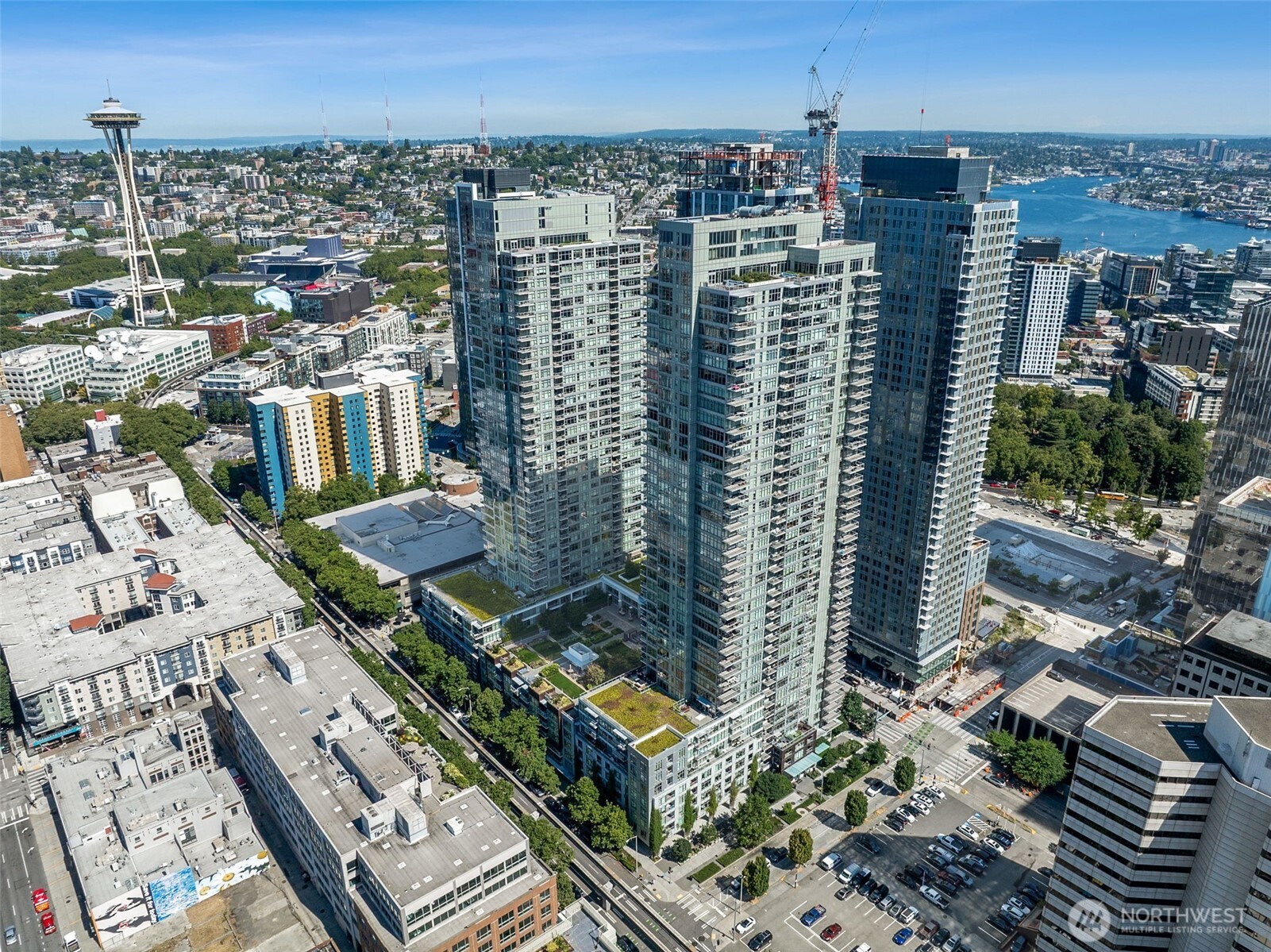 588 Bell Street, Unit 606S Seattle, WA 98121 - Photo 31 of 32