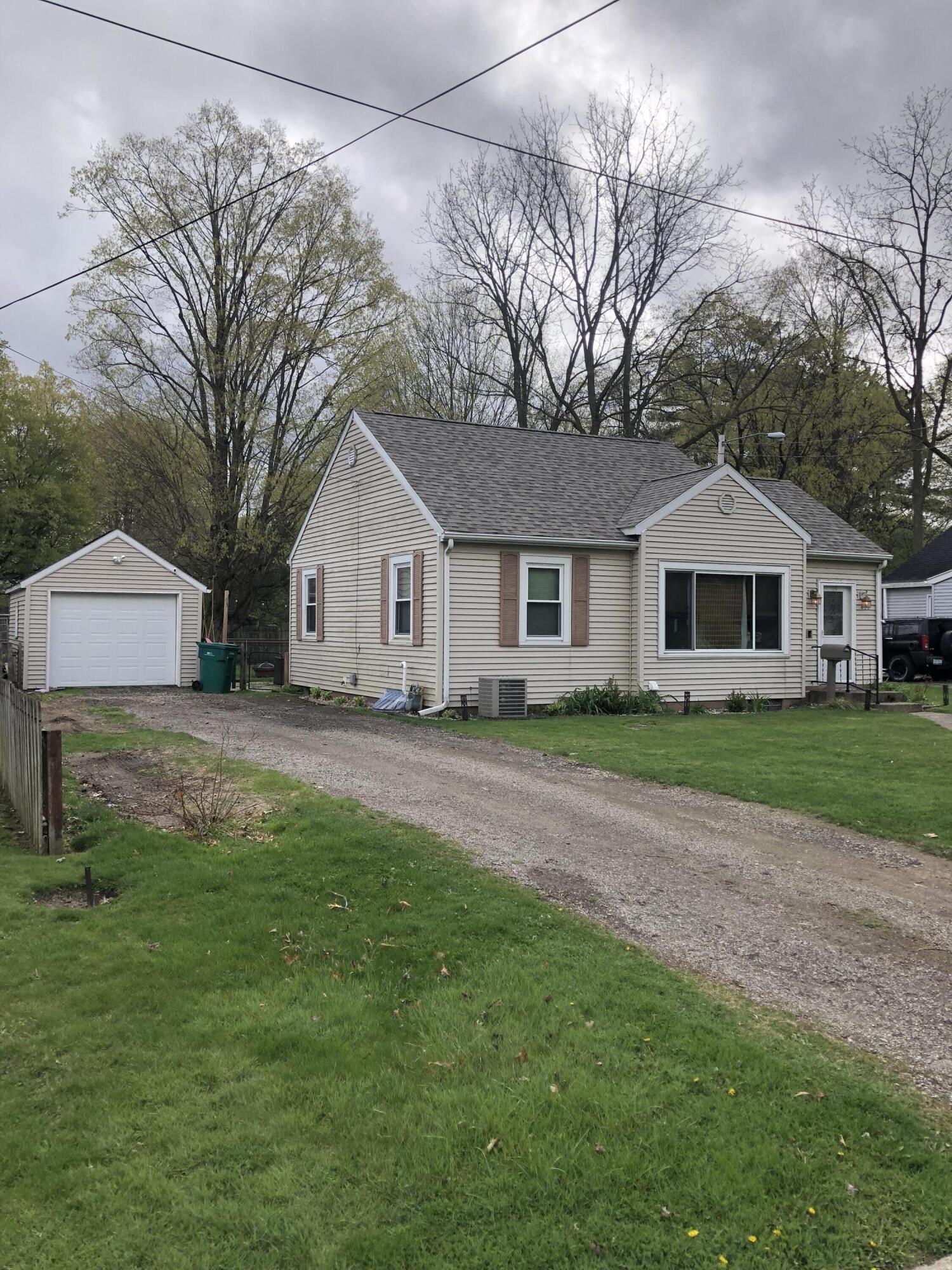 417 North Douglas Avenue Three Rivers, MI 49093 - Photo 14 of 16 F163532F-2830-47D2-9A82-017E3EAC36FE