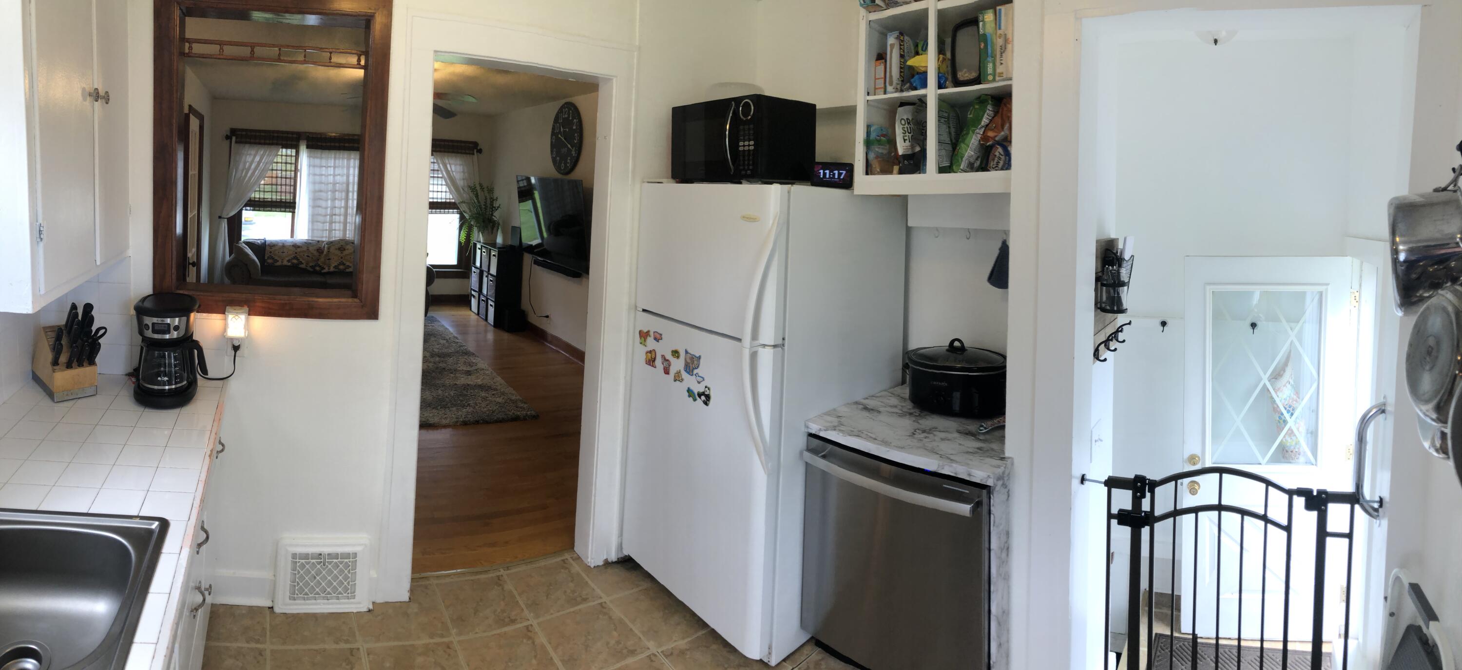 417 North Douglas Avenue Three Rivers, MI 49093 - Photo 4 of 16 BEF6023E-679D-4543-921F-7F5B203845DE