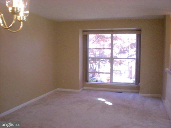2414 Hay Rake Court Herndon, VA 20171 - Photo 2 of 22 Living Room