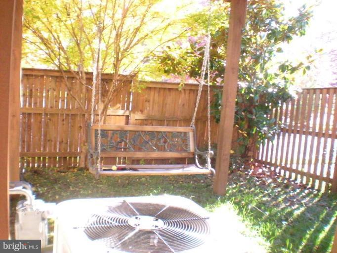 2414 Hay Rake Court Herndon, VA 20171 - Photo 19 of 22 Back yard