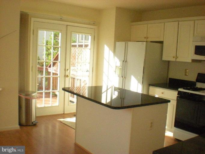 2414 Hay Rake Court Herndon, VA 20171 - Photo 4 of 22 Kitchen