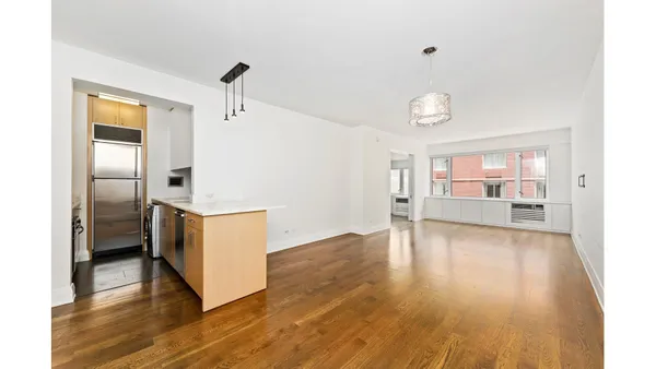 $4,800 | 211 East 51st Street, Unit 8A | Midtown East