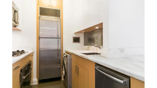 $4,800 | 211 East 51st Street, Unit 8A | Midtown East