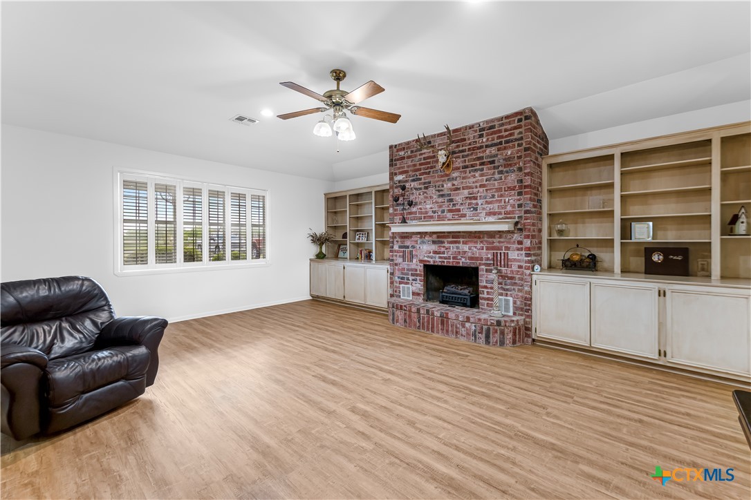 201 Parsons Road Victoria, TX 77904 - Photo 3 of 29