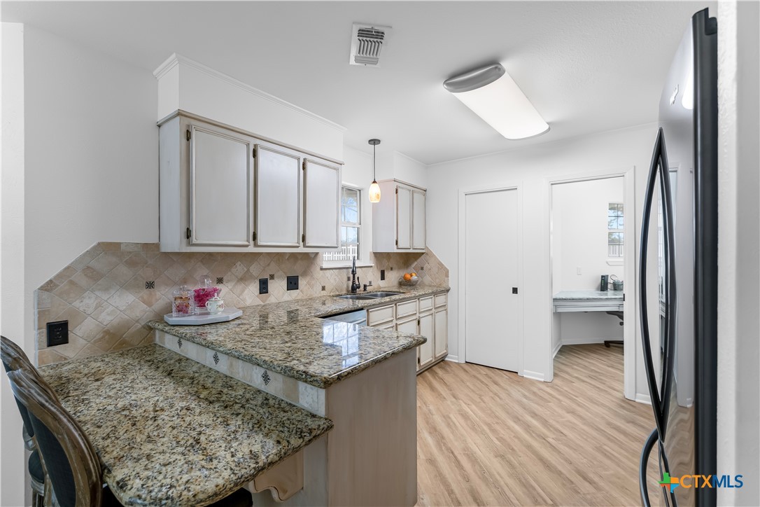 201 Parsons Road Victoria, TX 77904 - Photo 7 of 29