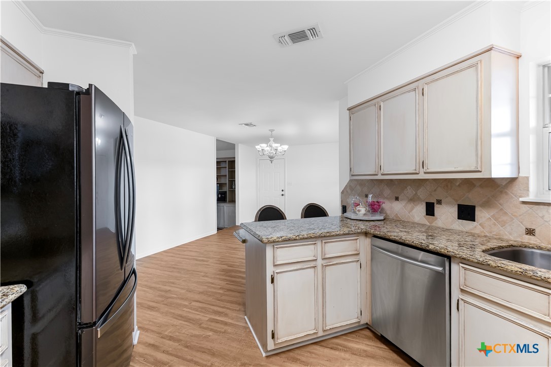 201 Parsons Road Victoria, TX 77904 - Photo 8 of 29