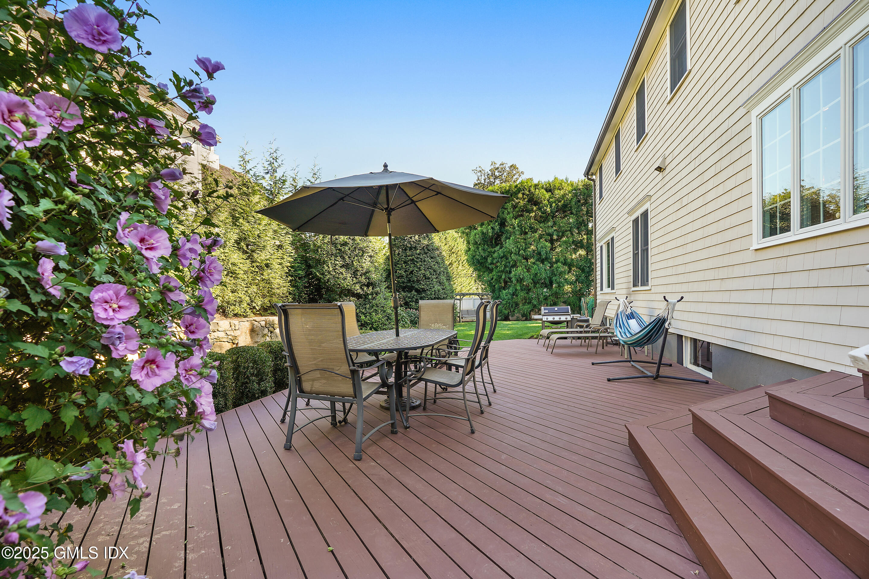 41 Winthrop Drive Riverside, CT 06878 - Photo 3 of 8 DSC07045_1