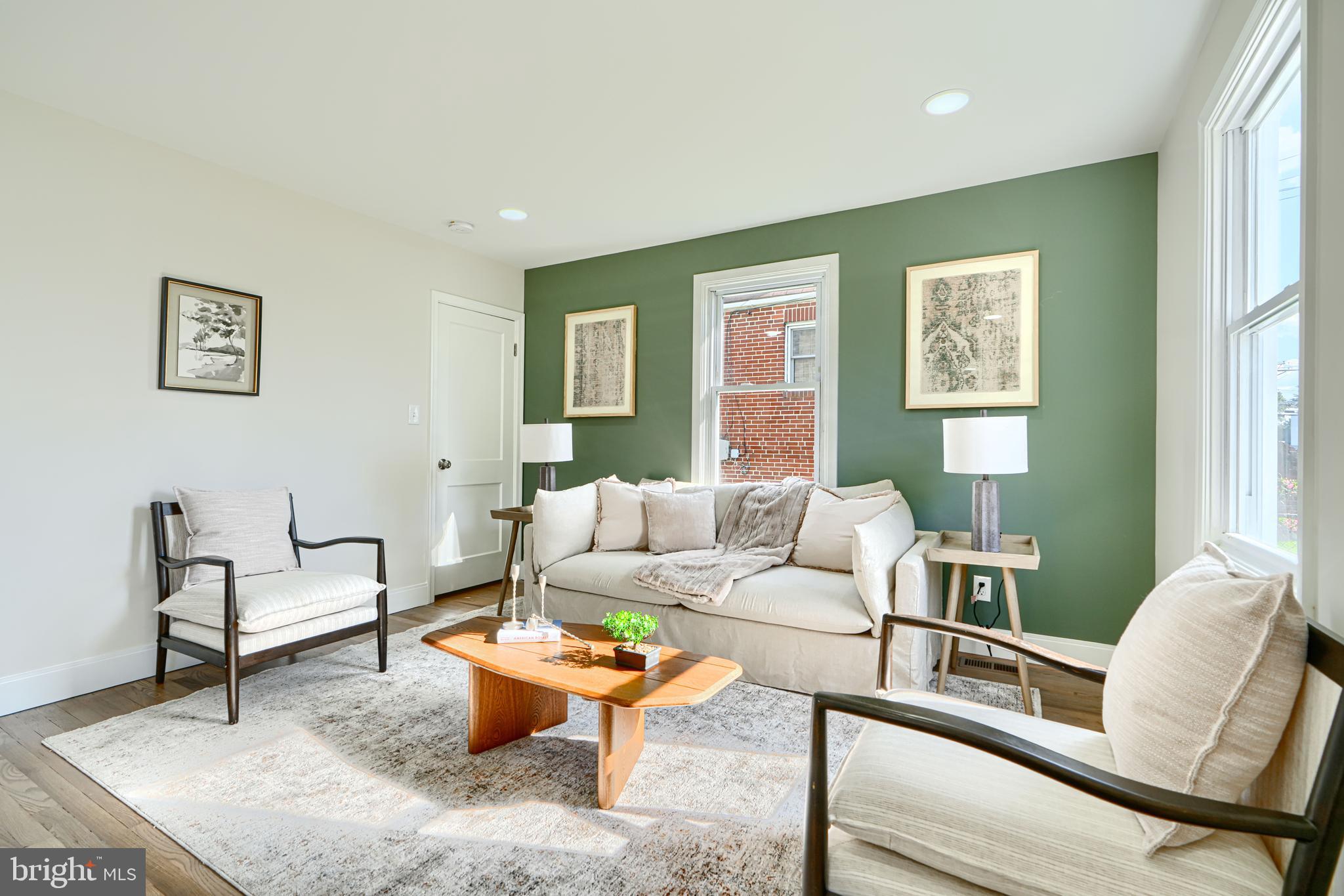 2429 Plainfield Road Baltimore, MD 21222 - Photo 5 of 53 Accent wall