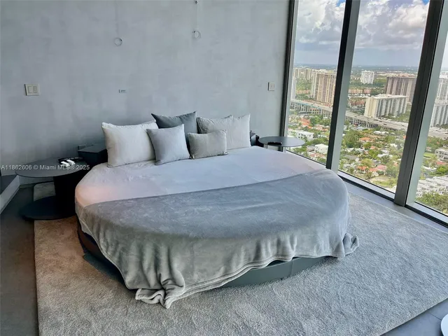 $29,000 | 18555 Collins Avenue, Unit 3705, Sunny Isles Beach, FL 33160