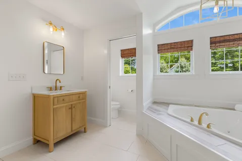 $1,375,000 | 8 Heron Way, Stratham, NH 03885
