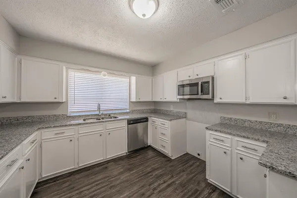 $1,795 | 876 Dogwood Trail, Lancaster, TX 75146