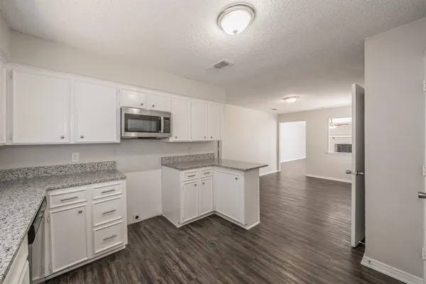 $1,795 | 876 Dogwood Trail, Lancaster, TX 75146