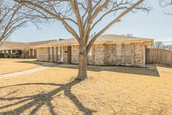 $1,795 | 876 Dogwood Trail, Lancaster, TX 75146