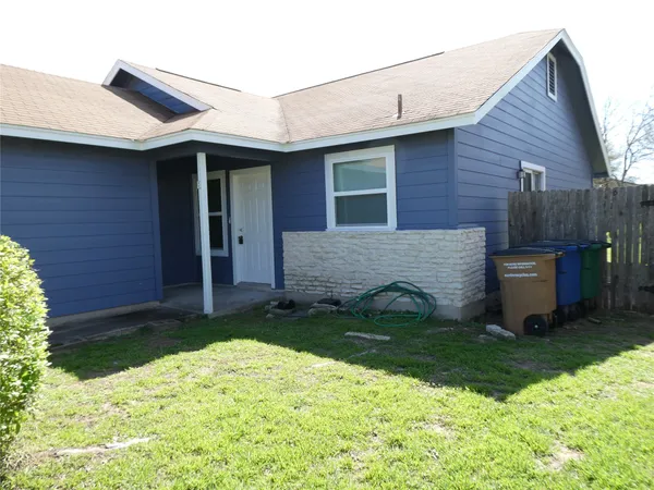 $1,295 | 8705 Pineridge Drive, Unit B, Austin, TX 78729