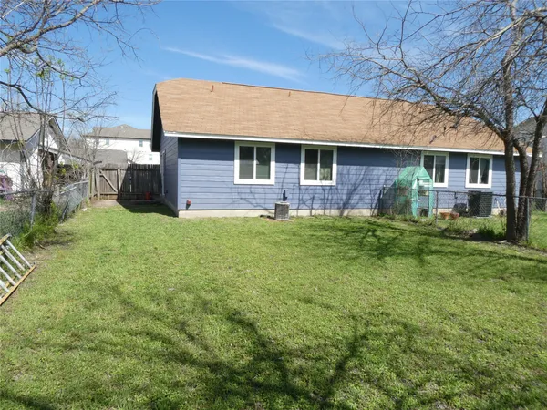 $1,295 | 8705 Pineridge Drive, Unit B, Austin, TX 78729