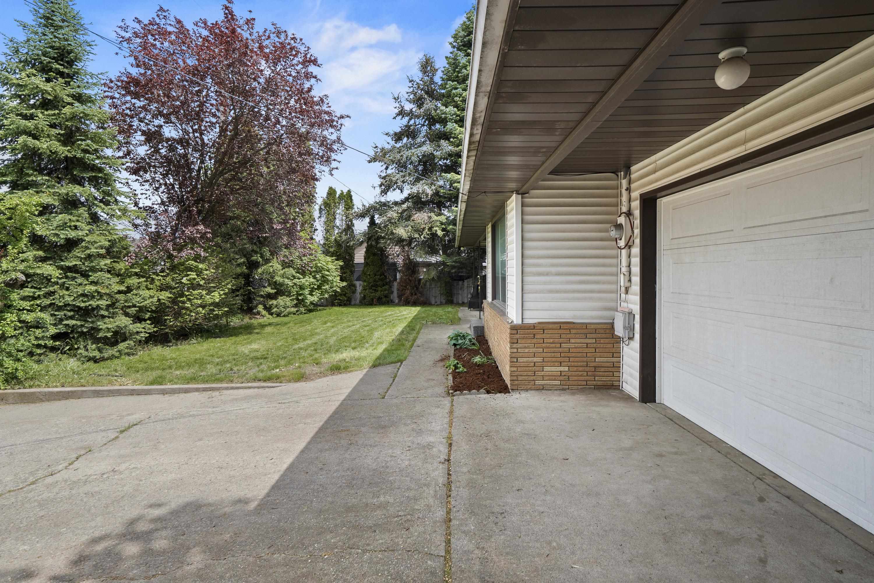 3022 Lincoln Road Spokane, WA 99217 - Photo 3 of 42 Gallery Image 3