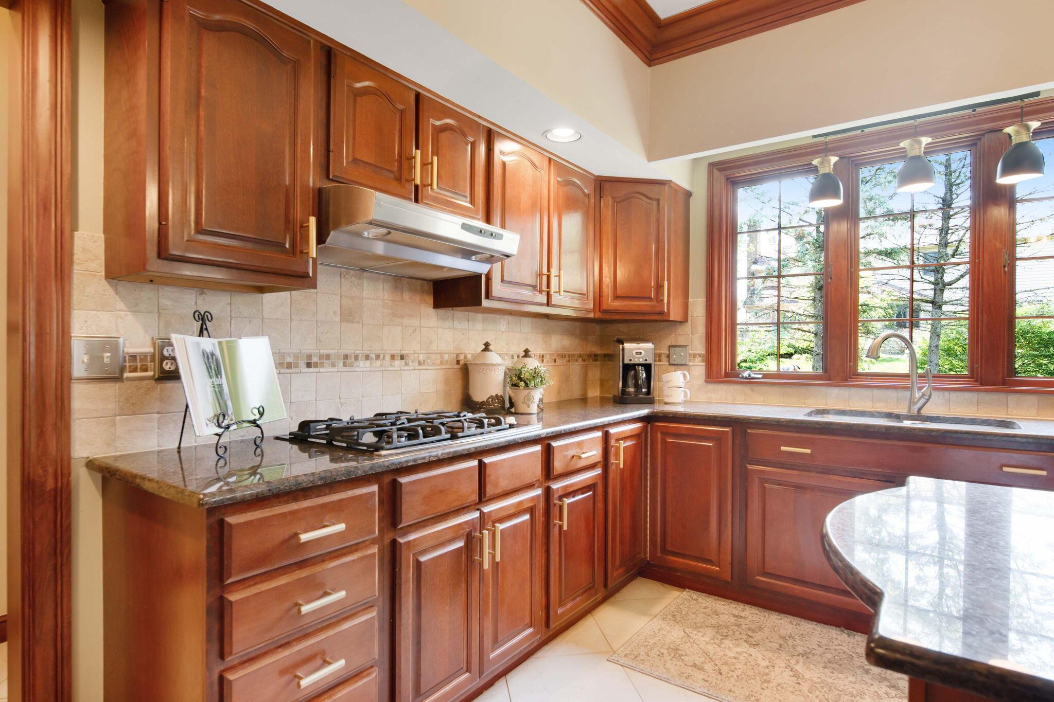 5569 Dublin Road Dublin, OH 43017 - Photo 24 of 75 Kitchen