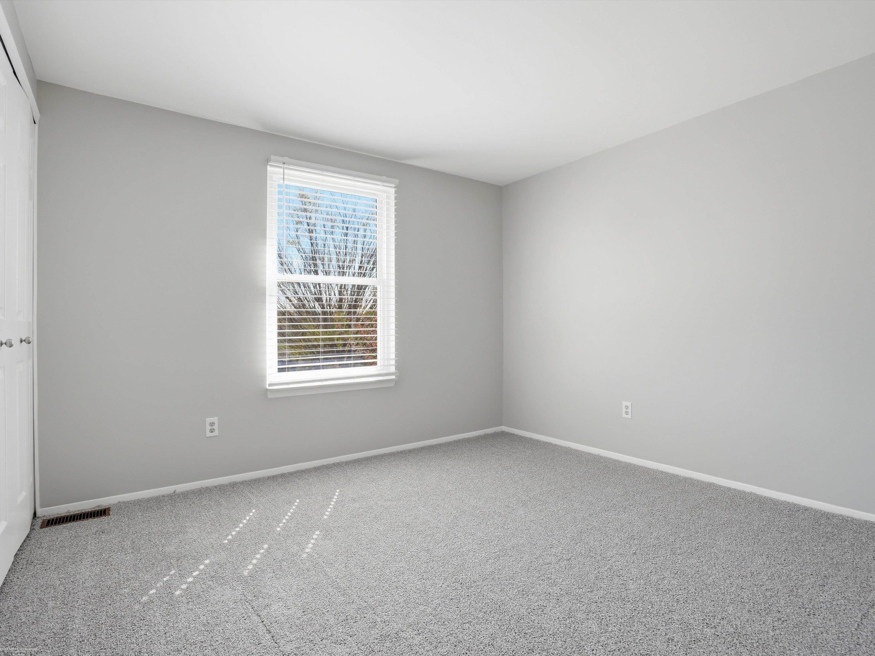 1405 Shaker Street Troy, MI 48083 - Photo 31 of 51 50205374-d135a447-56af-4f0c-904e-06ef95519d40.JPG