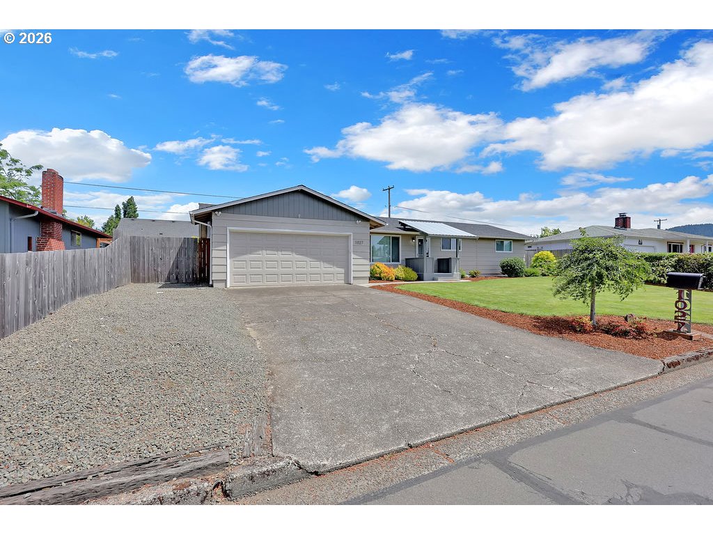 1027 Longridge Drive Springfield, OR 97478 - Photo 6 of 43