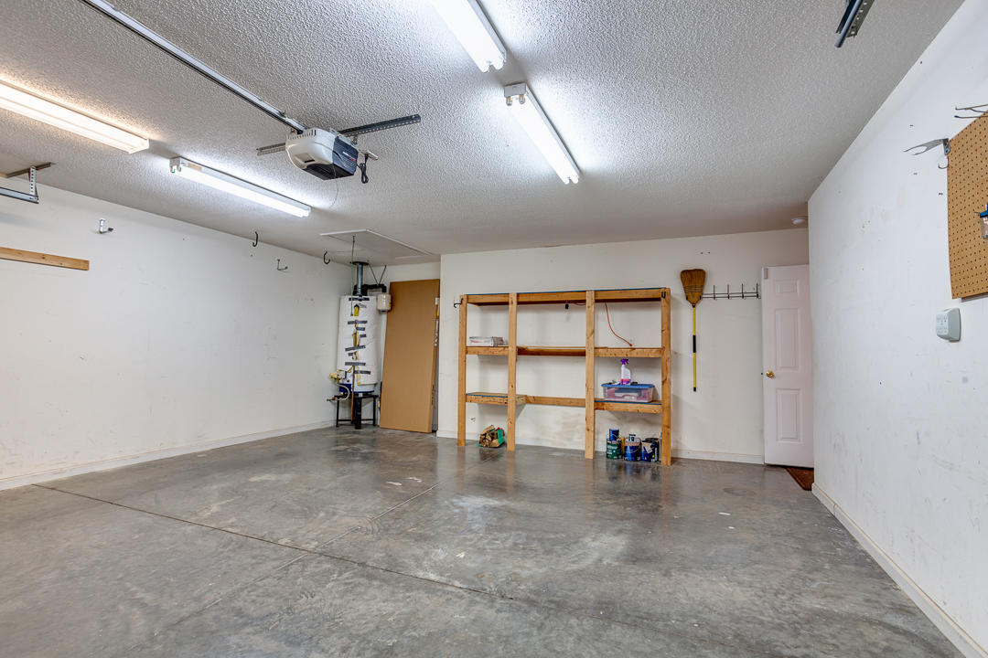 3348 Adams Gate Road Knoxville, TN 37931 - Photo 27 of 32 Garage
