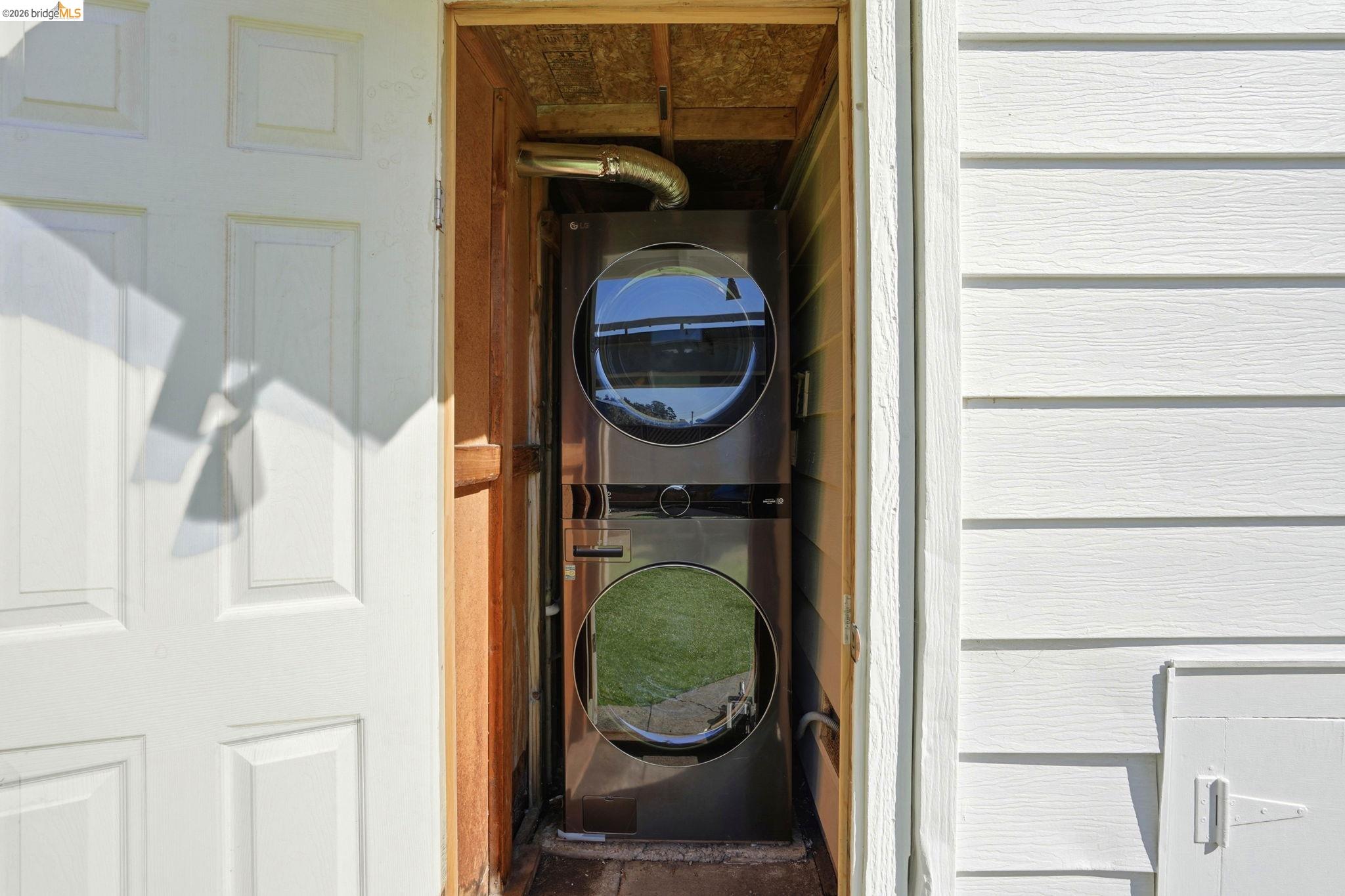 840 Key Rte Boulevard Albany, CA 94706 - Photo 38 of 42 a picture of a door of a house