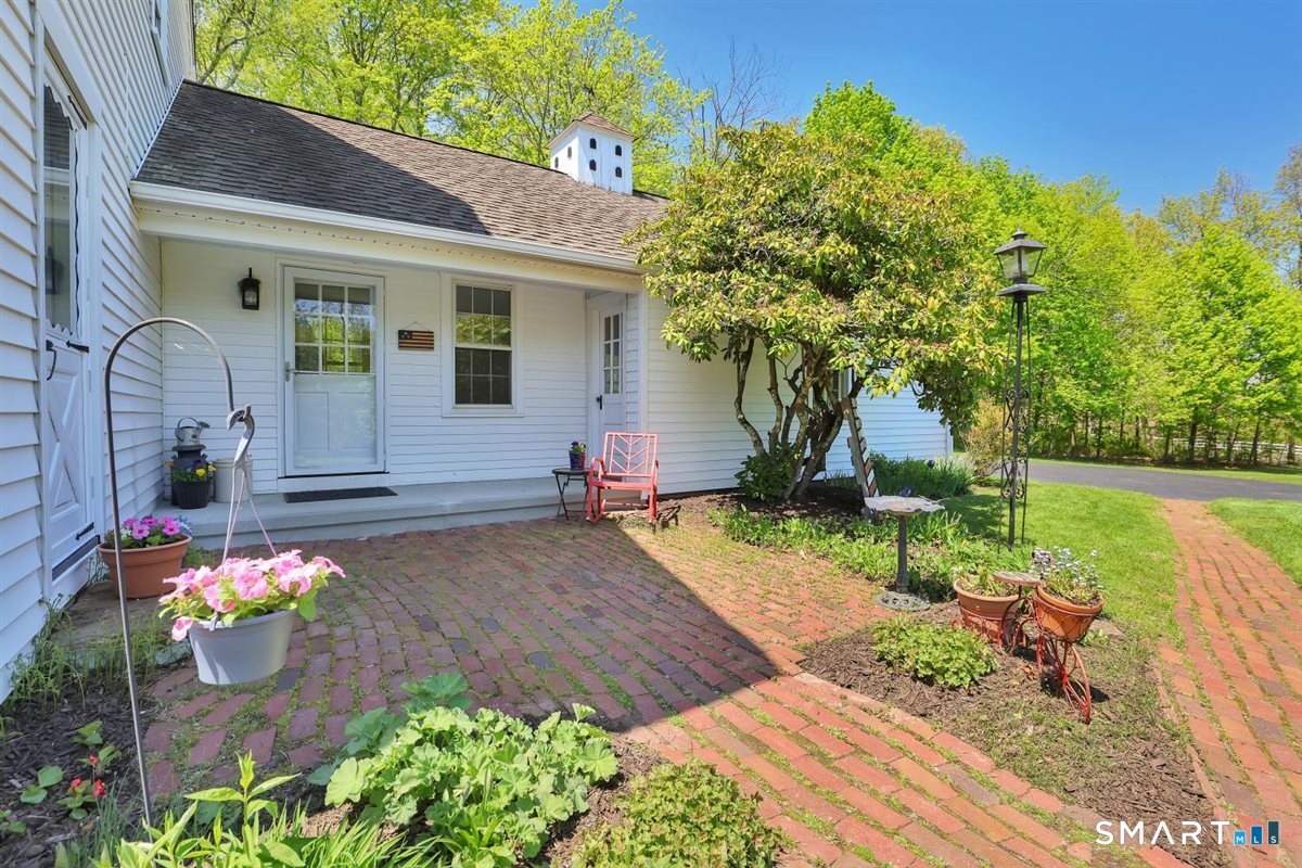 292 Parmelee Hill Road Durham, CT 06422 - Photo 6 of 39