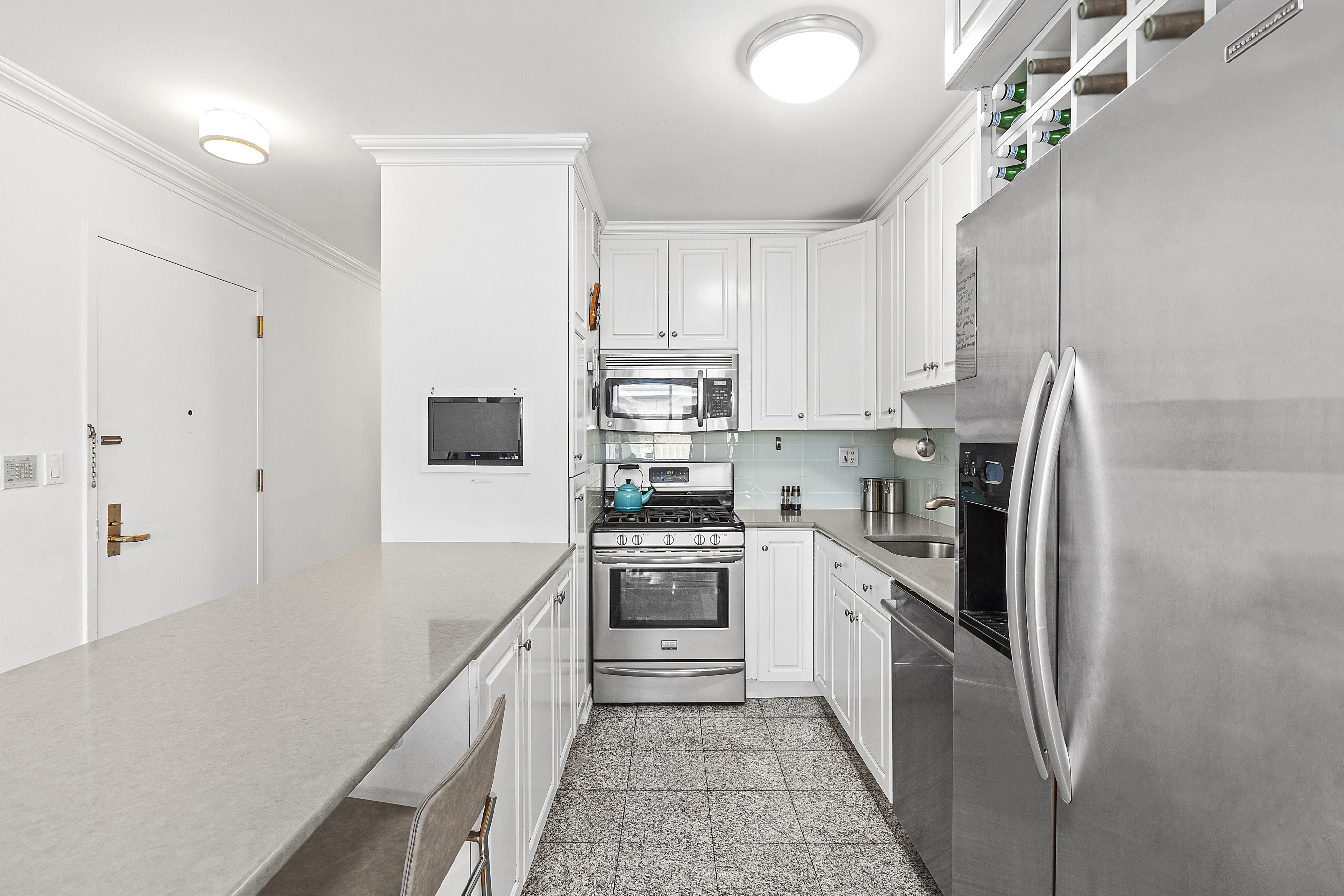 134 East 93rd Street, Unit 10C Manhattan, NY 10128 - Photo 4 of 9