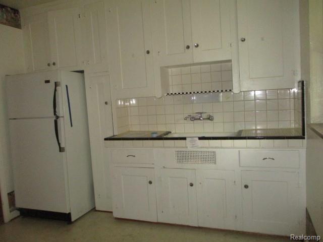 14390 Rutherford Street Detroit, MI 48227 - Photo 10 of 16 291.JPG