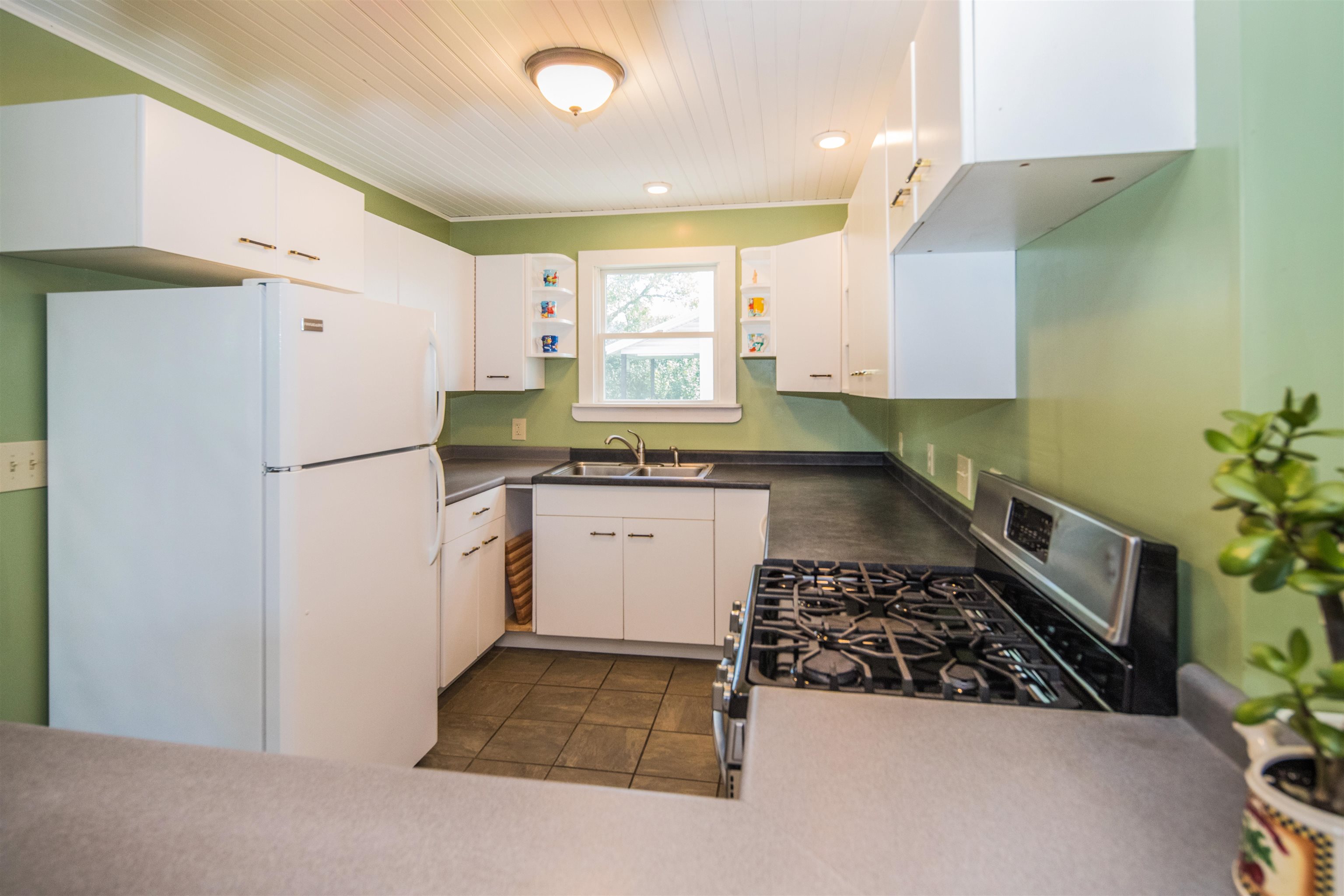 16 Crown Street Rutland, VT 05701 - Photo 14 of 32