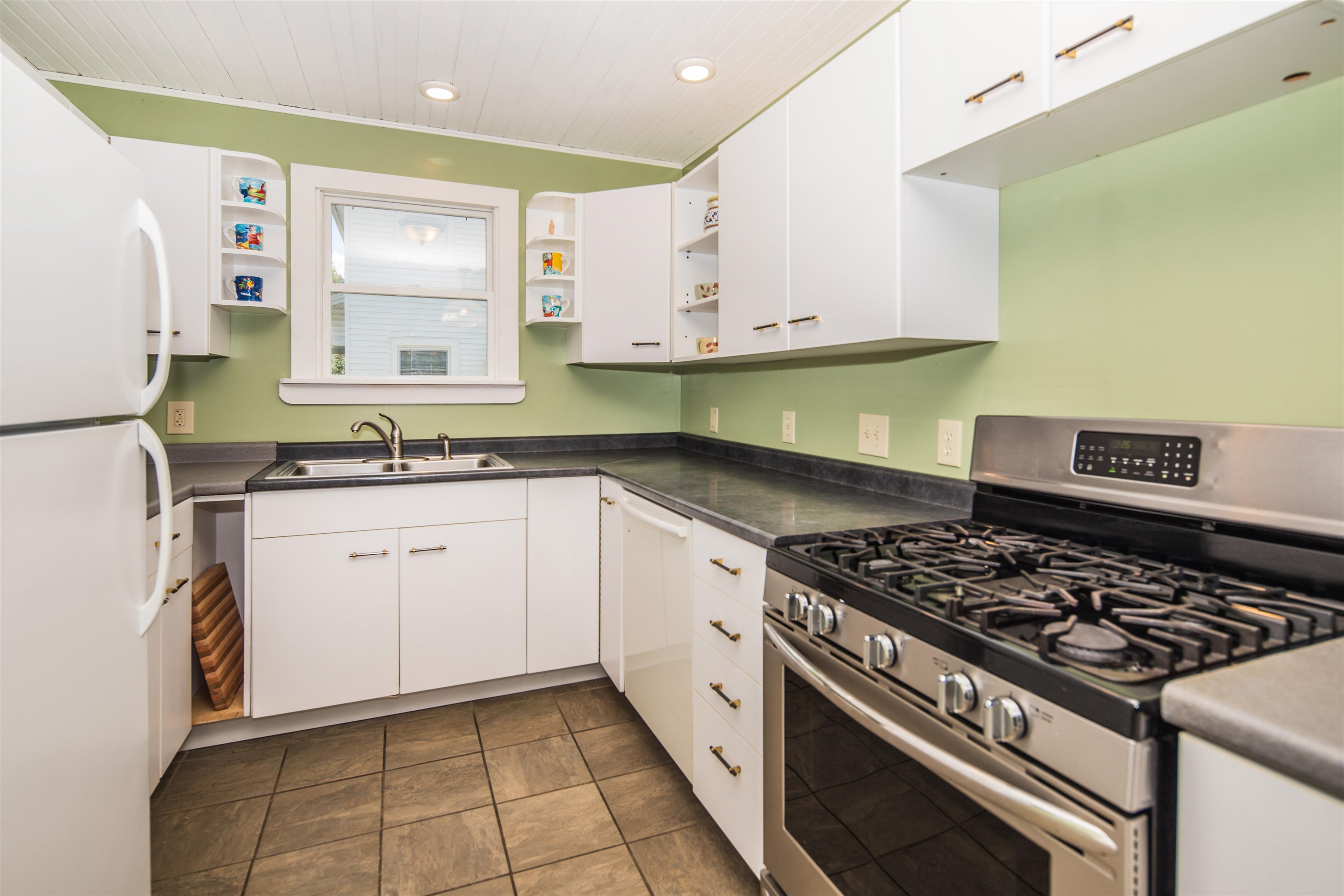 16 Crown Street Rutland, VT 05701 - Photo 15 of 32