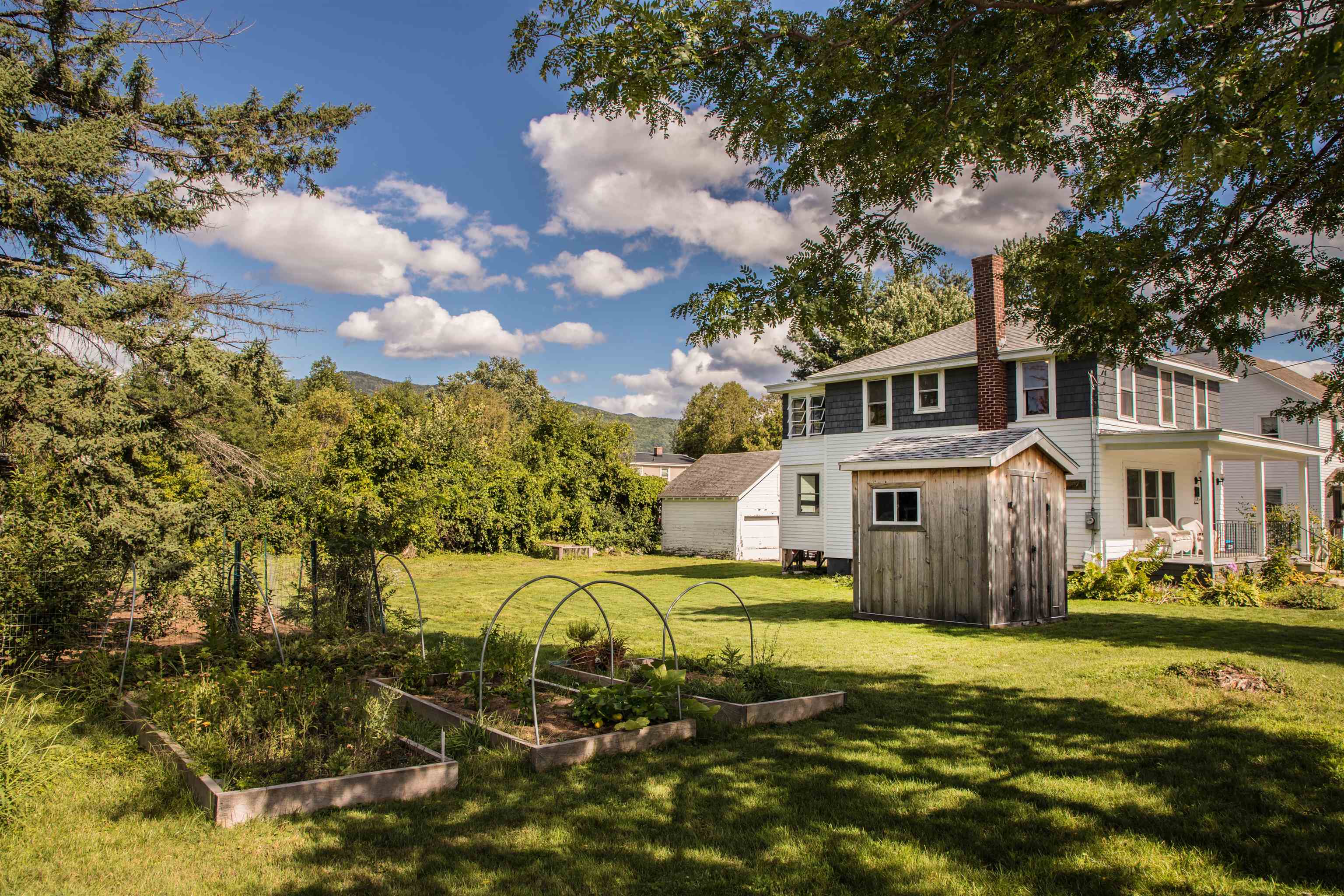 16 Crown Street Rutland, VT 05701 - Photo 2 of 32