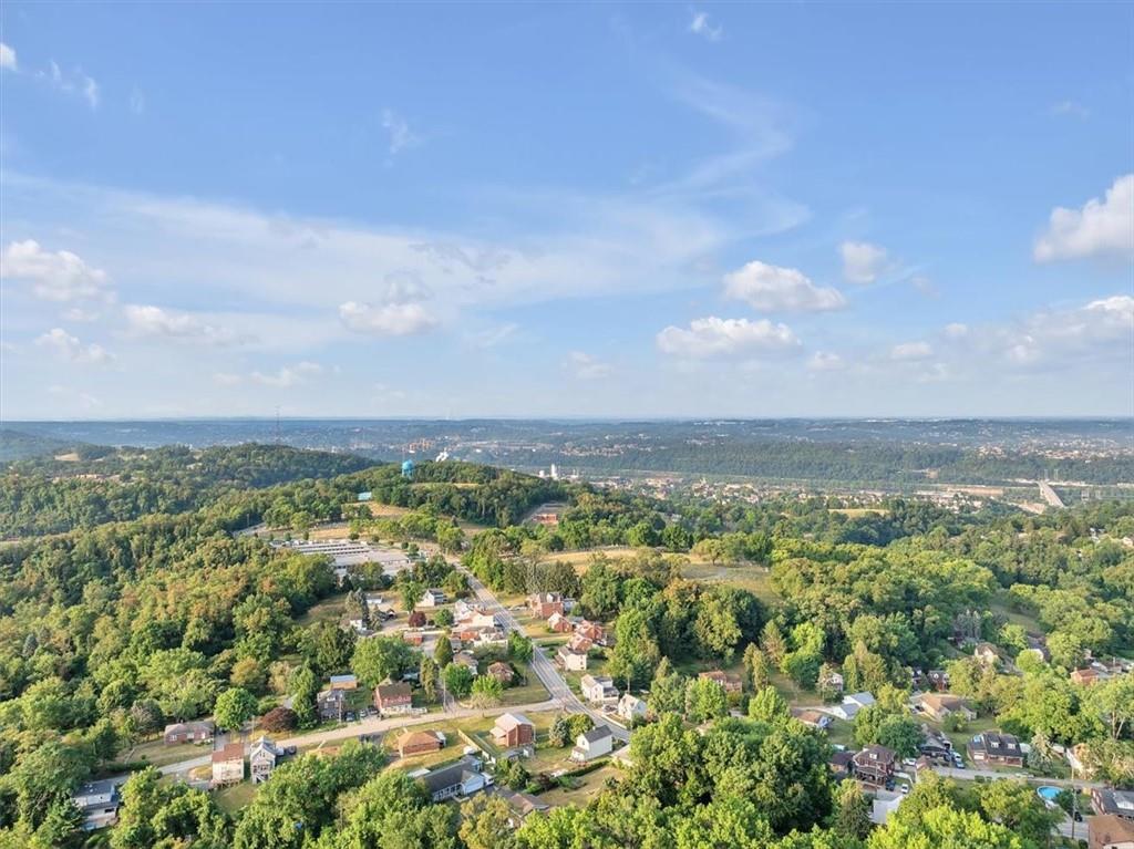 136 Fairfax Road Pittsburgh, PA 15221 - Photo 37 of 50 a view of a city