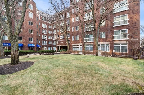 a building view with outdoor space