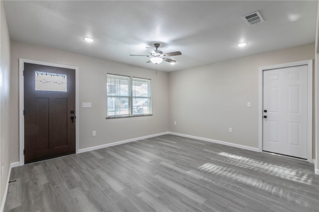 613 North Rita Street Waco, TX 76705 - Photo 4 of 17