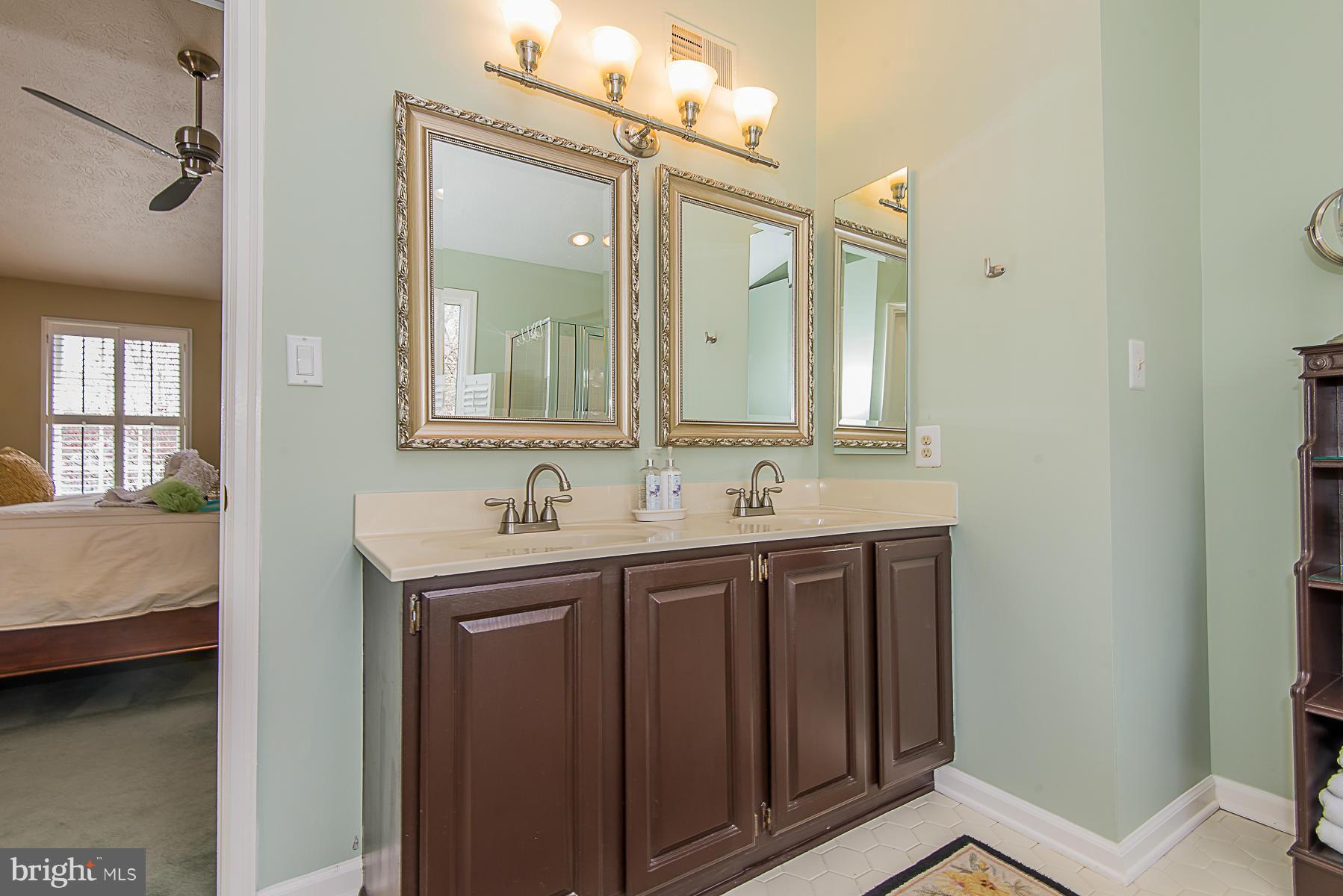 10452 Stansfield Road Laurel, MD 20723 - Photo 21 of 29 Bath (Master)