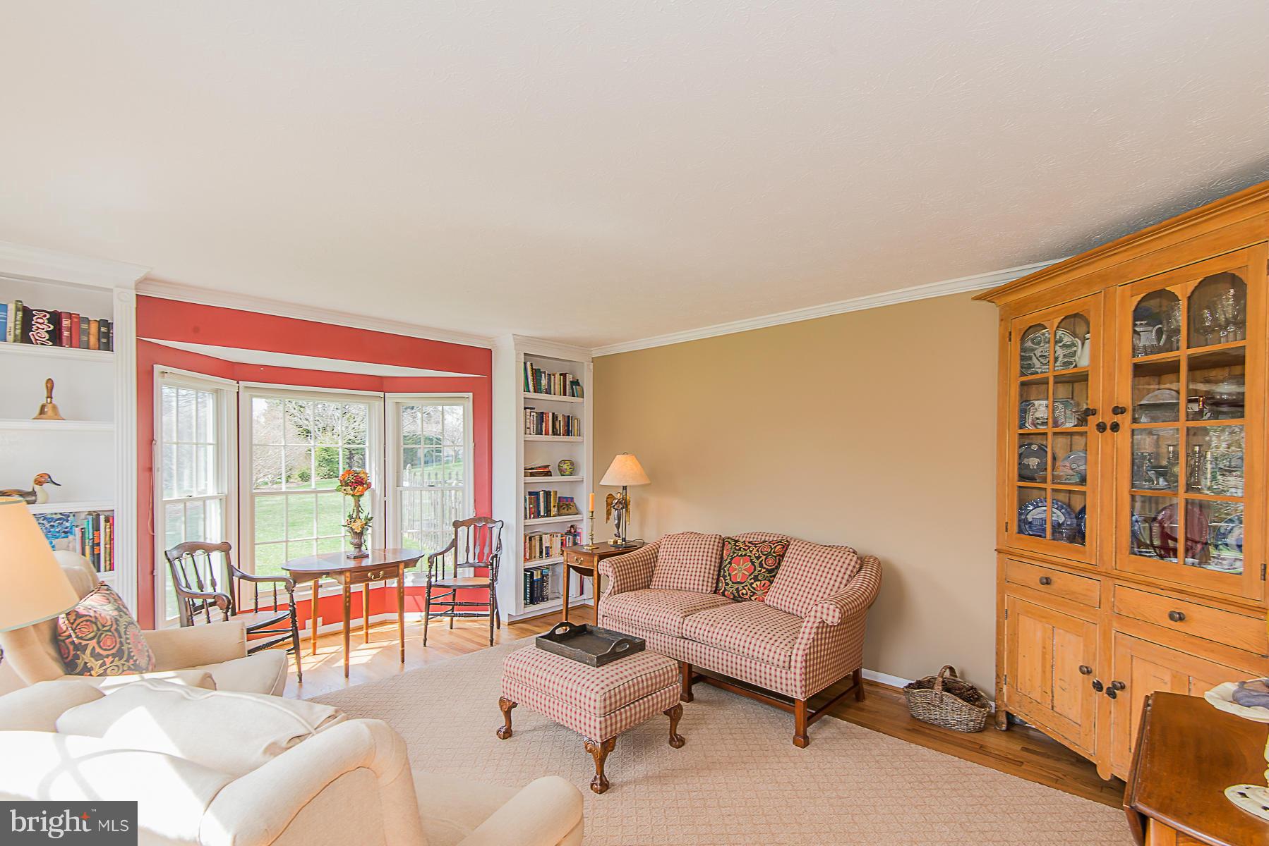 10452 Stansfield Road Laurel, MD 20723 - Photo 4 of 29 Living Room