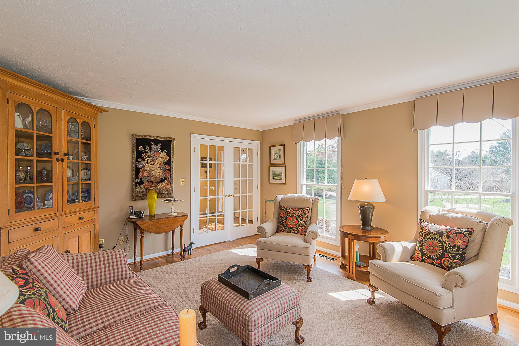 10452 Stansfield Road Laurel, MD 20723 - Photo 7 of 29 Living Room